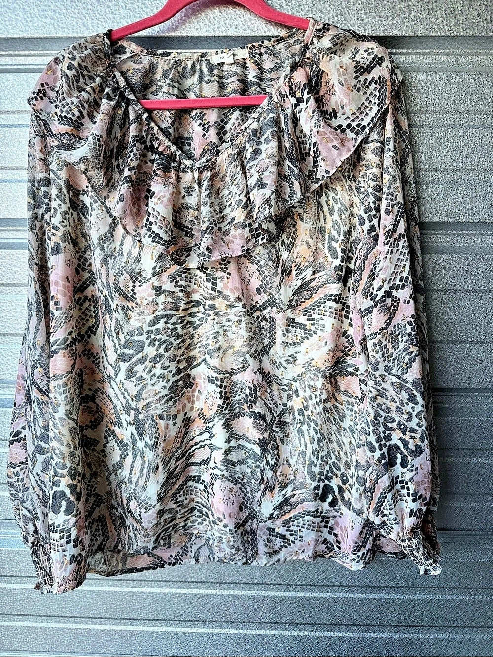 maurices Animal Print Ruffle Blouse in Pink & Gray Size XL Like New